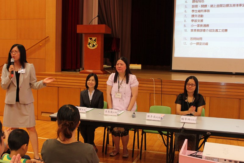 8. 陳秀儀校長介紹各位主任.JPG
